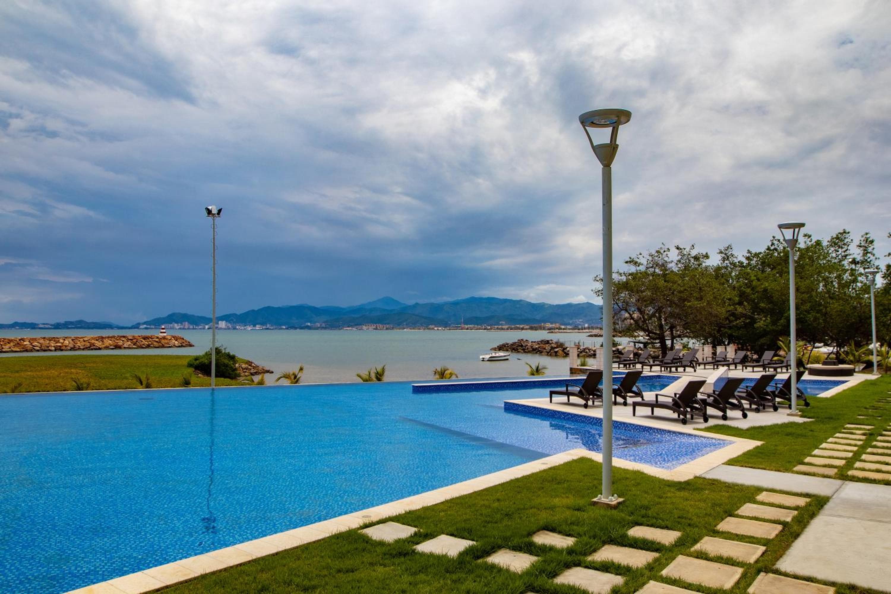 EUROBUILDING LECHERIA